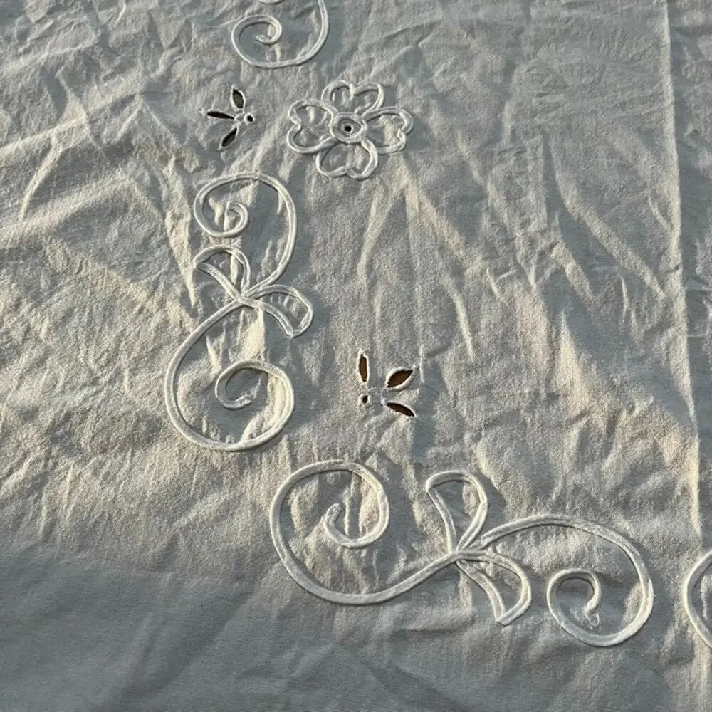White Raised Floral Tablecloth 67 x 99 in Intricate Cutwork Scalloped Edge